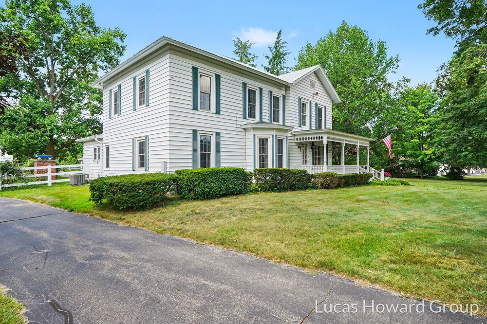 314 S Sherwood Avenue Plainwell City, MI 49080