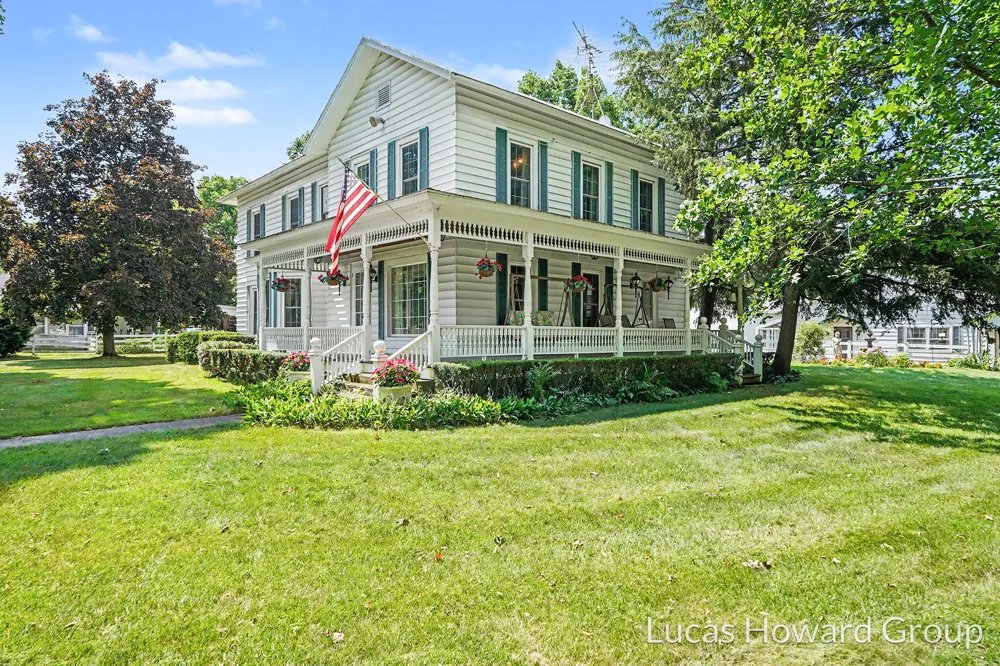 314 S Sherwood Avenue Plainwell City, MI 49080