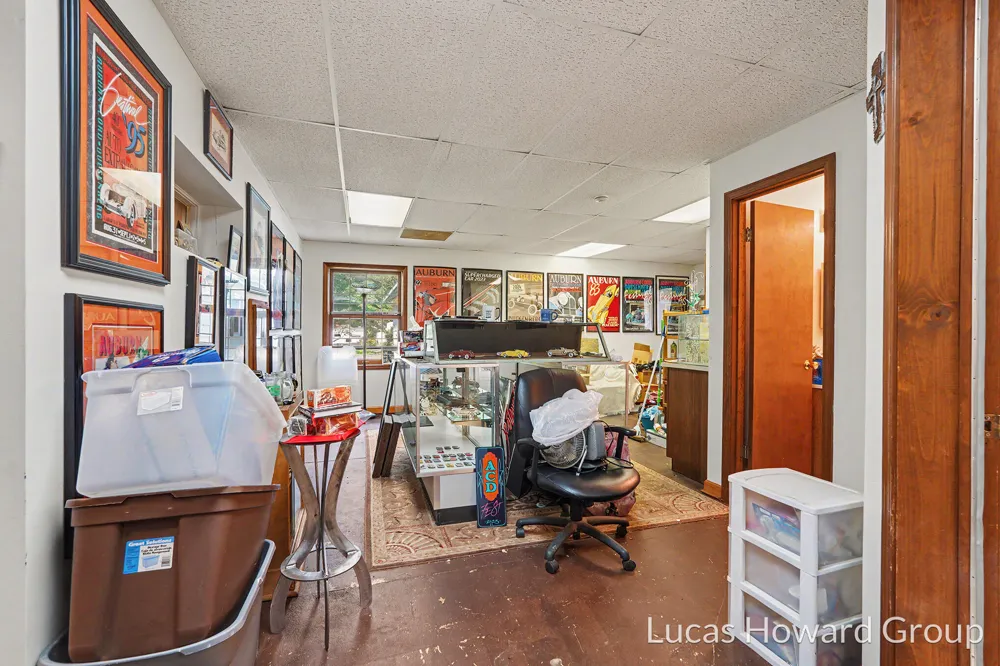 314 S Sherwood Avenue Plainwell City, MI 49080