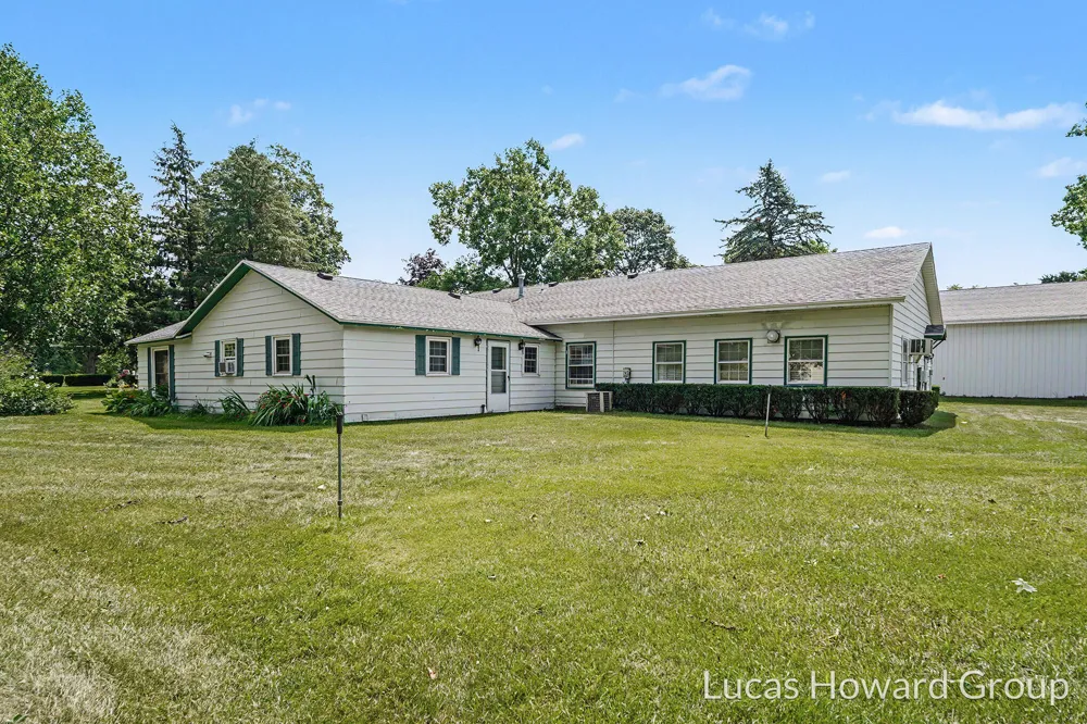 314 S Sherwood Avenue Plainwell City, MI 49080