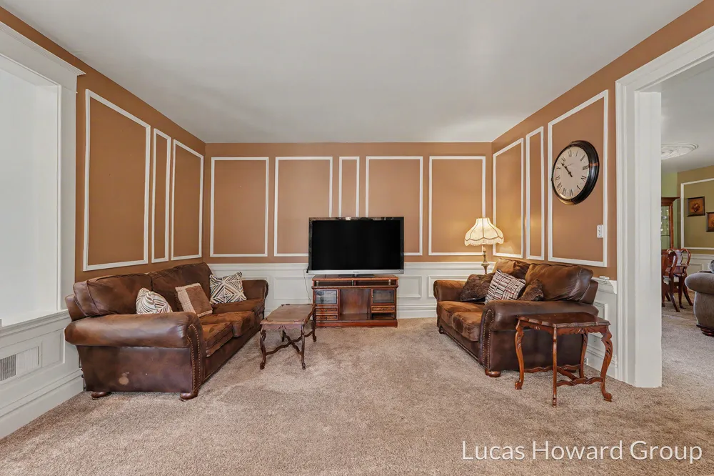 314 S Sherwood Avenue Plainwell City, MI 49080