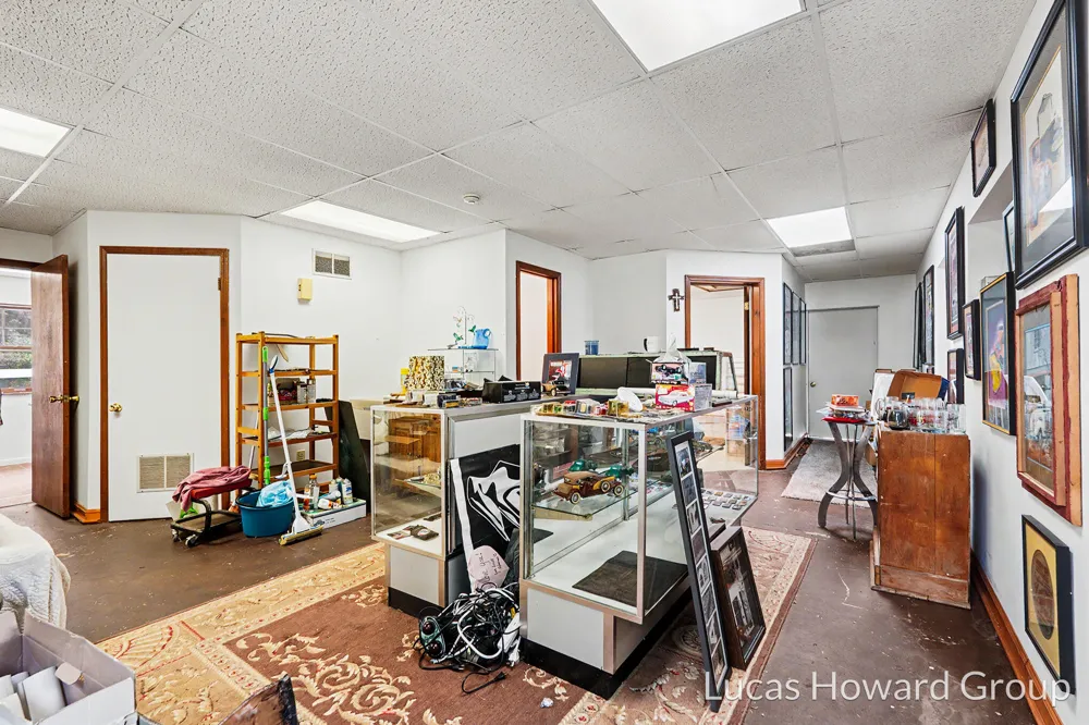 314 S Sherwood Avenue Plainwell City, MI 49080