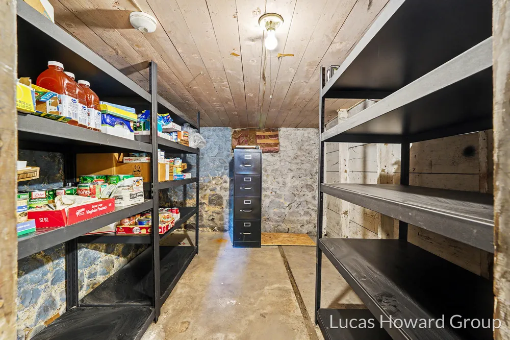 314 S Sherwood Avenue Plainwell City, MI 49080