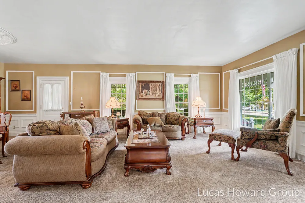 314 S Sherwood Avenue Plainwell City, MI 49080