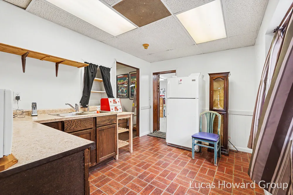 314 S Sherwood Avenue Plainwell City, MI 49080