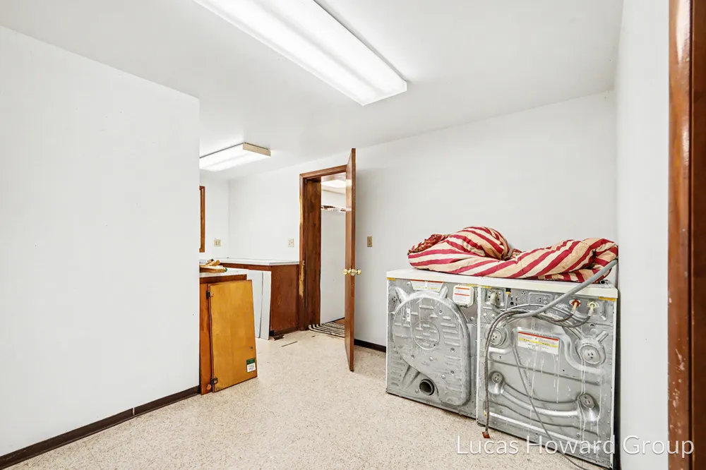 314 S Sherwood Avenue Plainwell City, MI 49080
