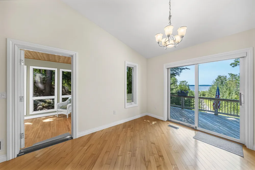10101 Peninsula Drive Peninsula Township, MI 49686