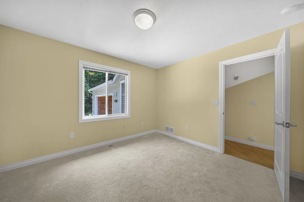 10101 Peninsula Drive Peninsula Township, MI 49686