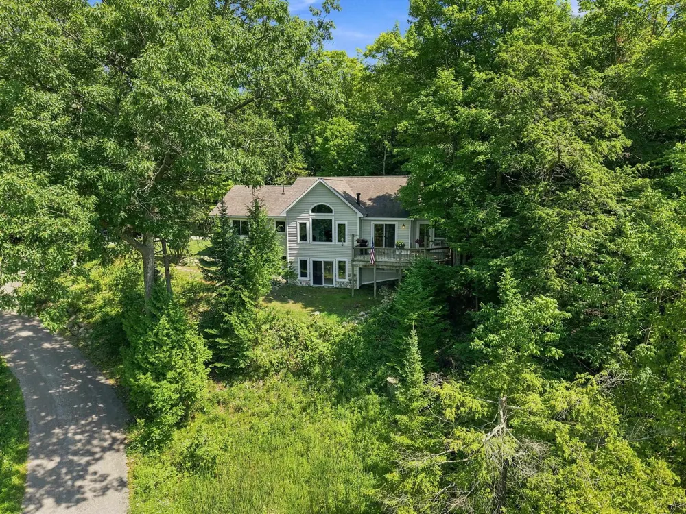 10101 Peninsula Drive Peninsula Township, MI 49686