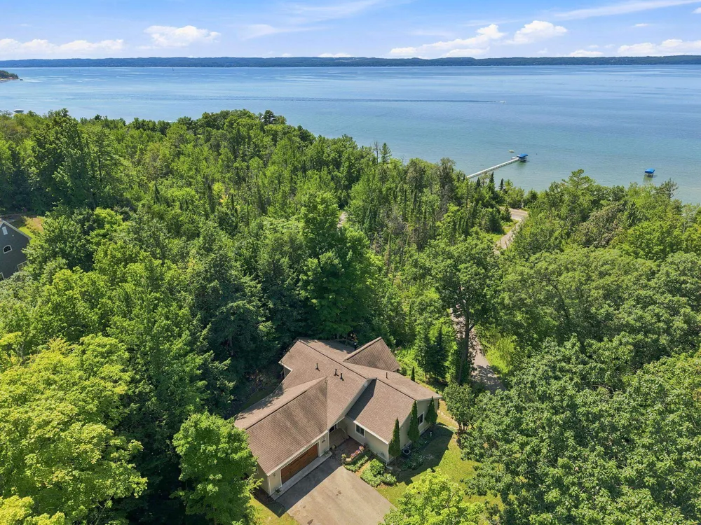 10101 Peninsula Drive Peninsula Township, MI 49686