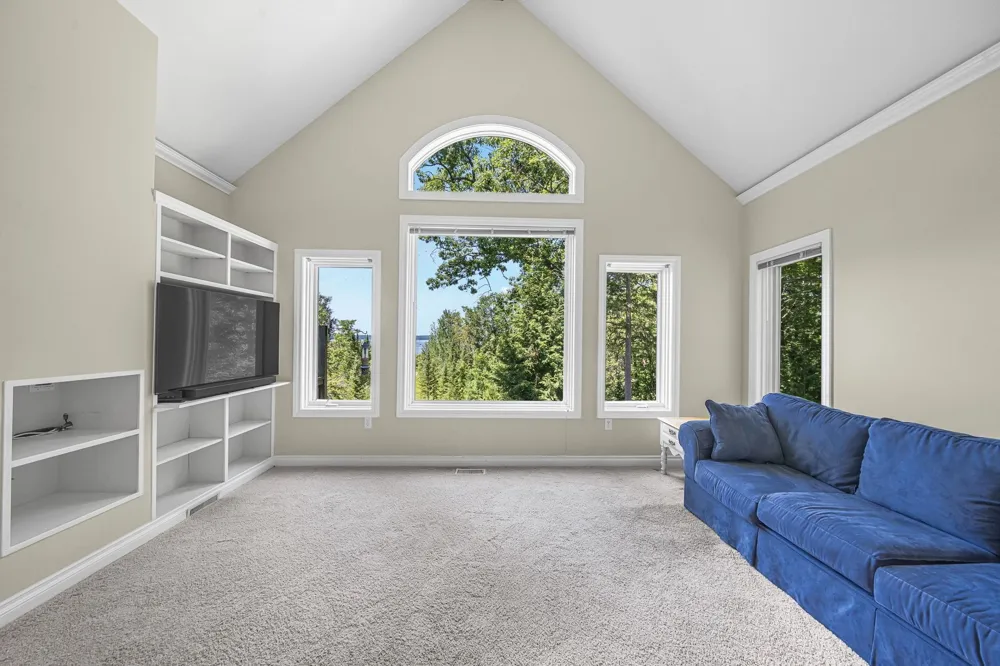 10101 Peninsula Drive Peninsula Township, MI 49686