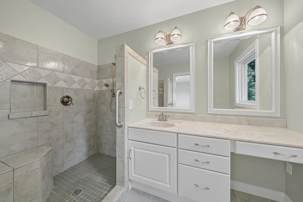 10101 Peninsula Drive Peninsula Township, MI 49686