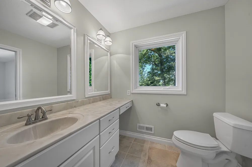 10101 Peninsula Drive Peninsula Township, MI 49686
