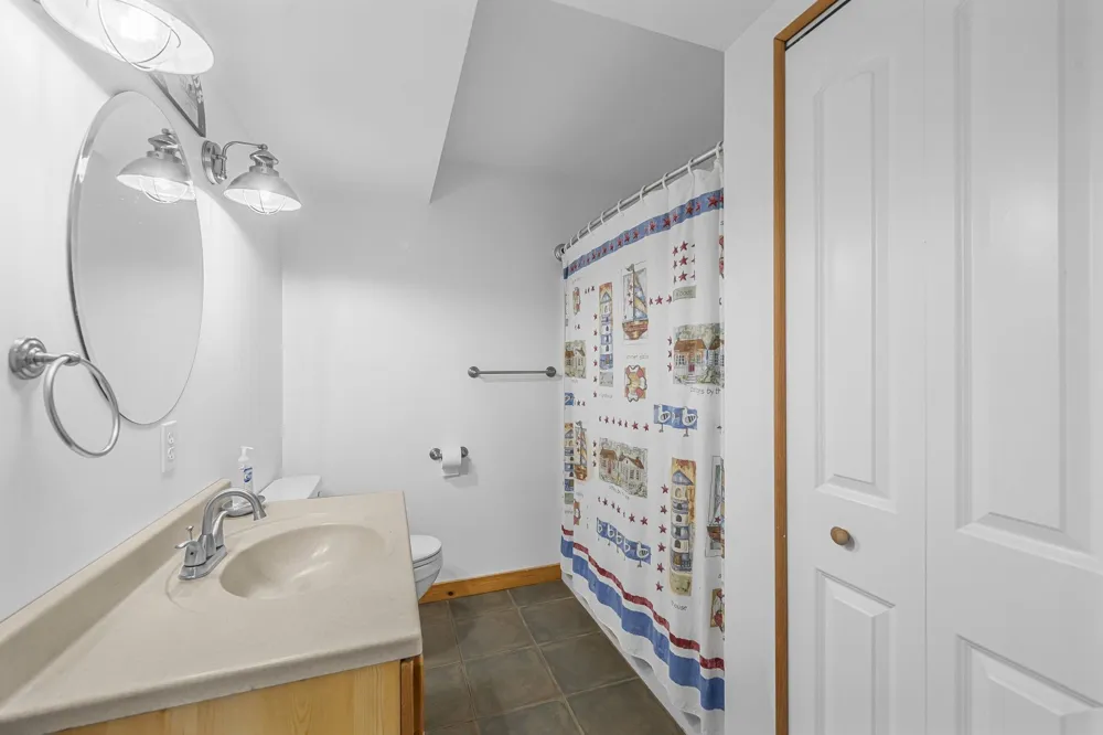 10101 Peninsula Drive Peninsula Township, MI 49686