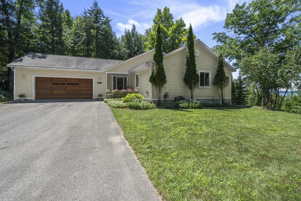 10101 Peninsula Drive Peninsula Township, MI 49686
