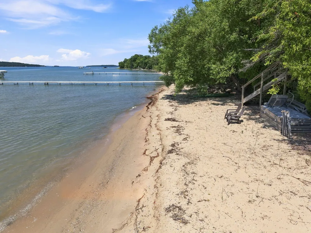10101 Peninsula Drive Peninsula Township, MI 49686