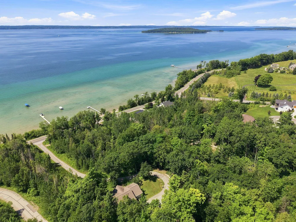 10101 Peninsula Drive Peninsula Township, MI 49686