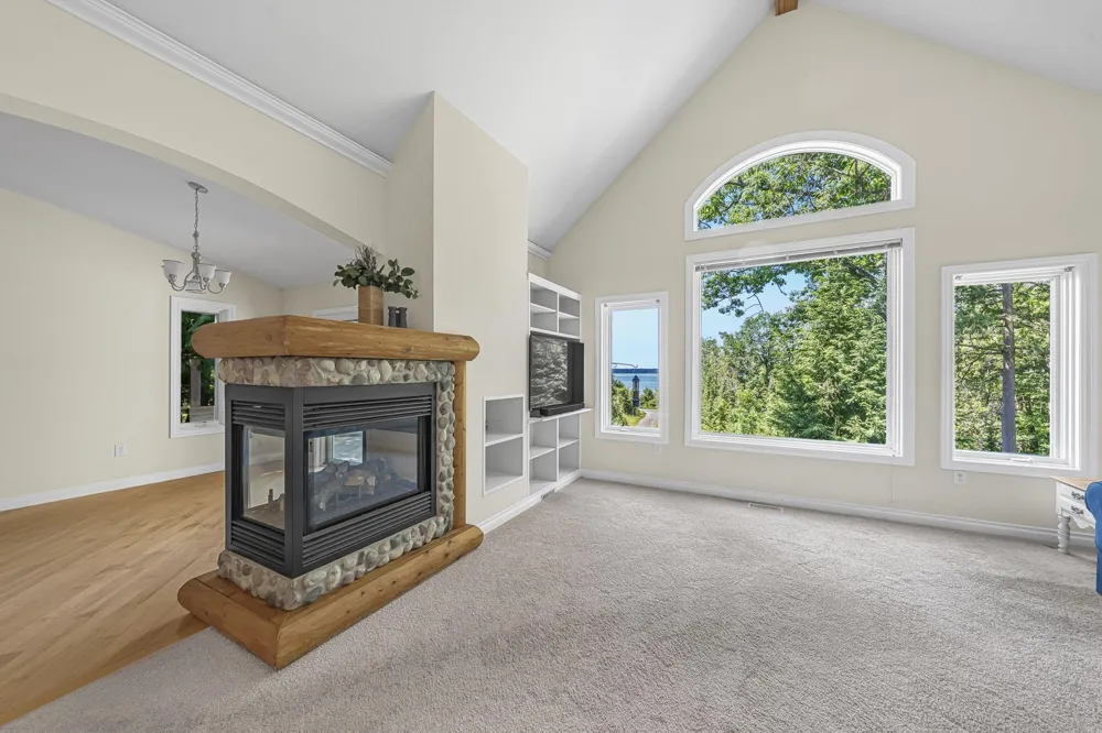 10101 Peninsula Drive Peninsula Township, MI 49686