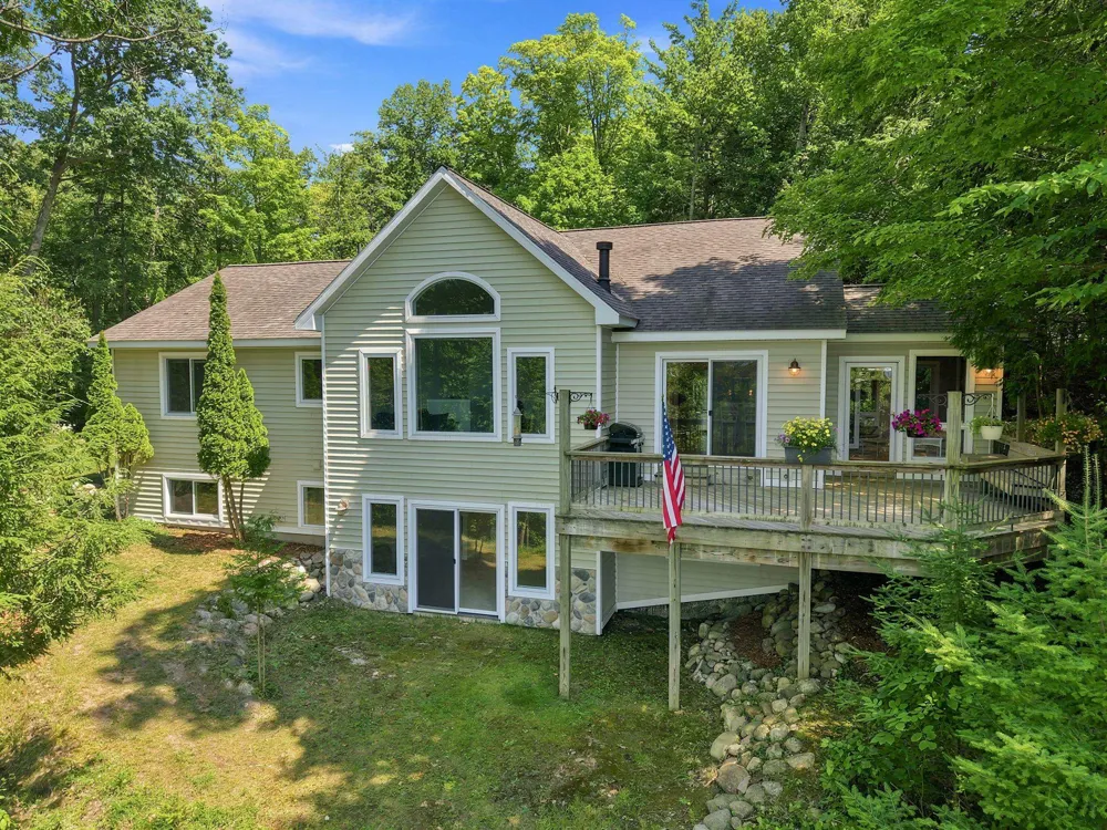 10101 Peninsula Drive Peninsula Township, MI 49686