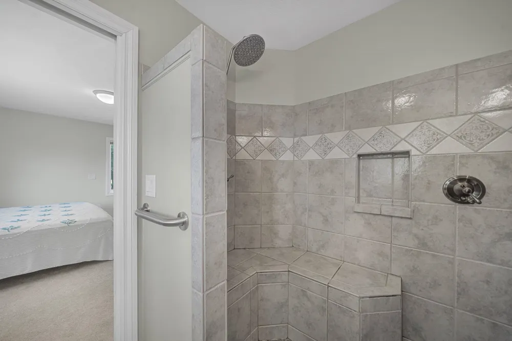 10101 Peninsula Drive Peninsula Township, MI 49686