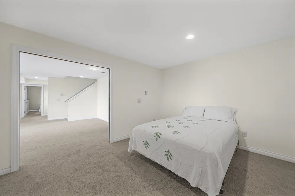 10101 Peninsula Drive Peninsula Township, MI 49686
