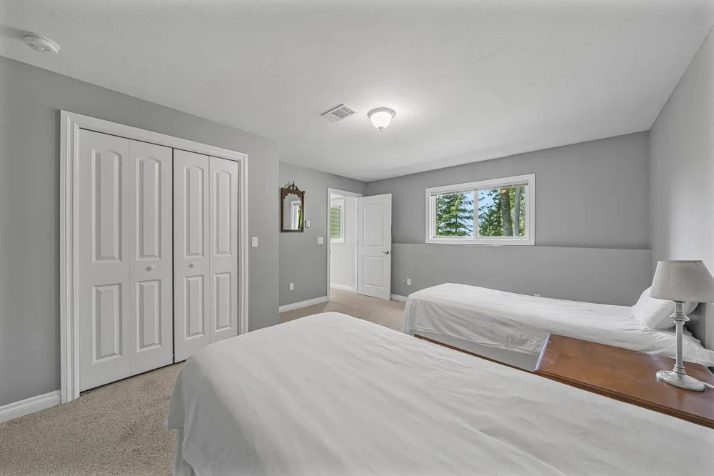 10101 Peninsula Drive Peninsula Township, MI 49686