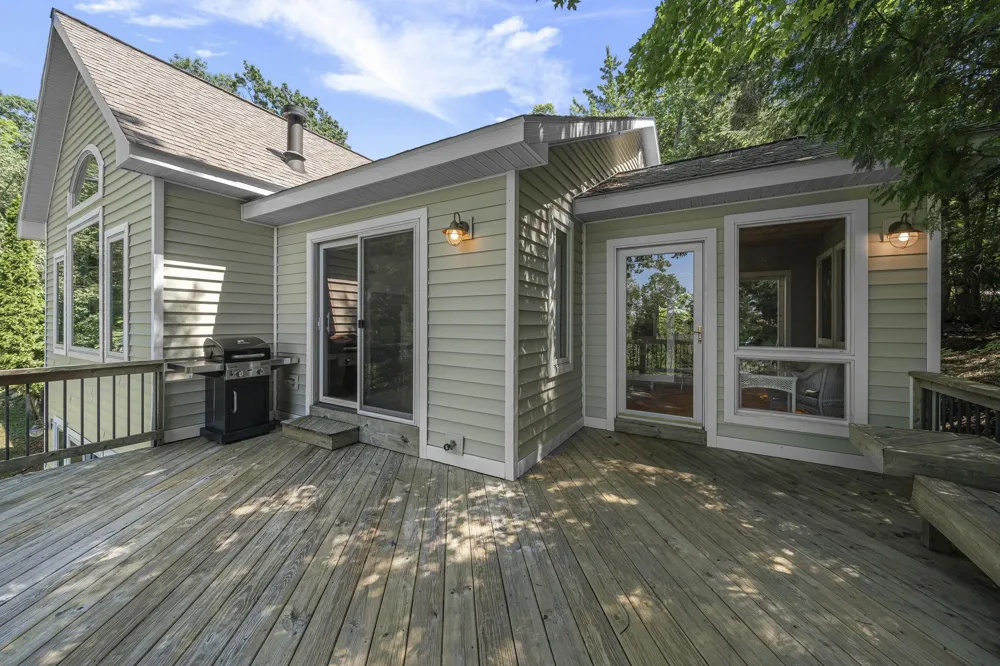 10101 Peninsula Drive Peninsula Township, MI 49686