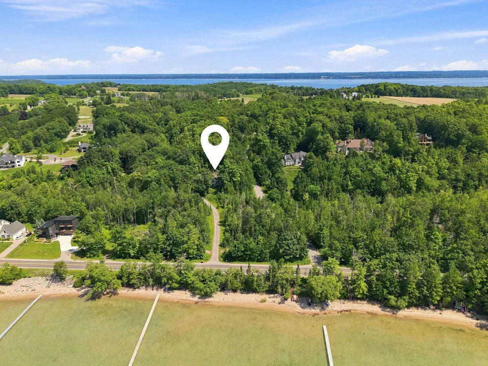 10101 Peninsula Drive Peninsula Township, MI 49686