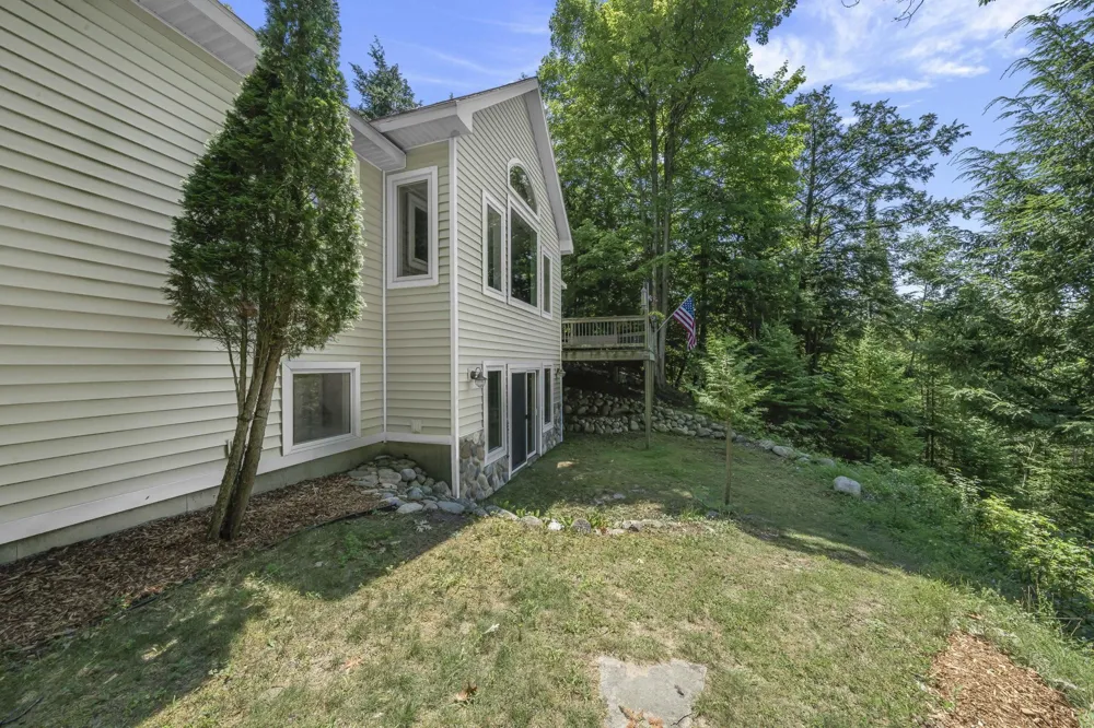 10101 Peninsula Drive Peninsula Township, MI 49686