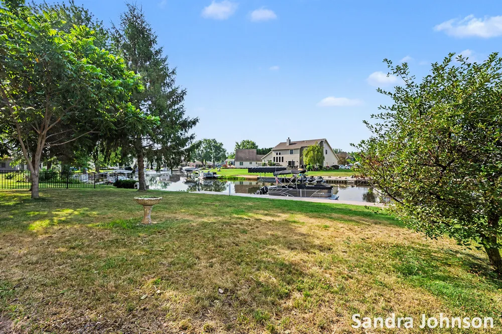 12725 Park Drive Wayland, MI 49348