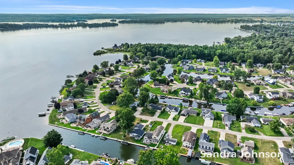 12725 Park Drive Wayland, MI 49348