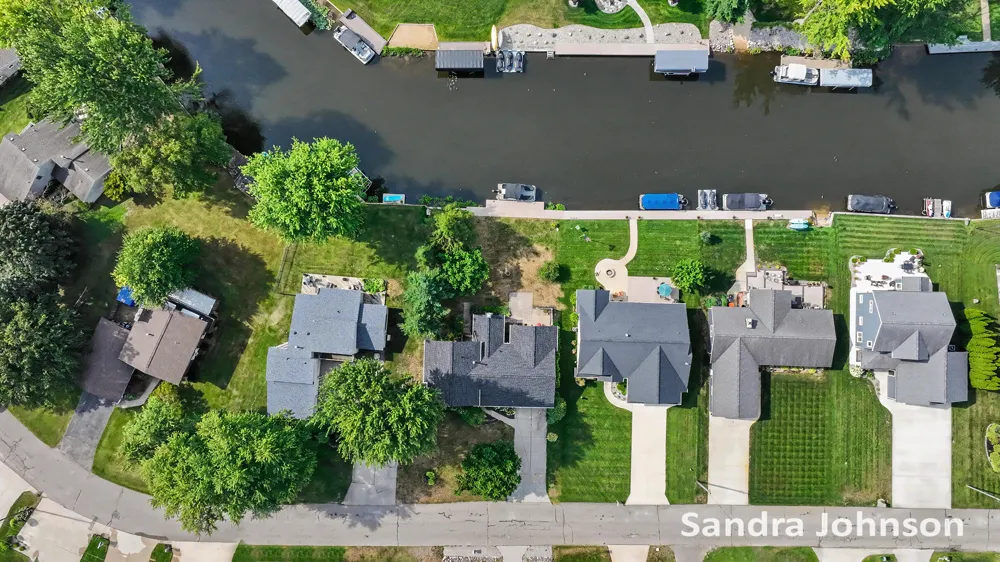 12725 Park Drive Wayland, MI 49348