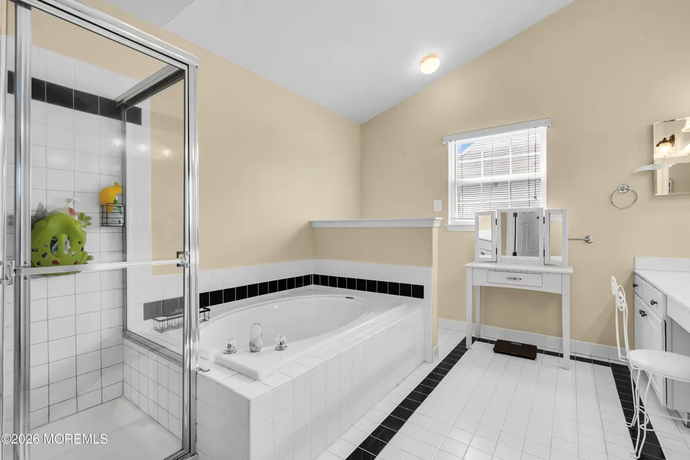 2 Stonehedge Drive East Windsor, NJ 08520