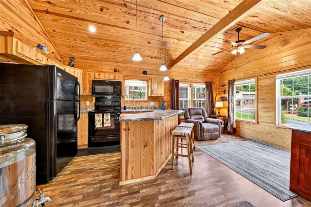 19 Wapiti Lane Cleveland, GA 30528
