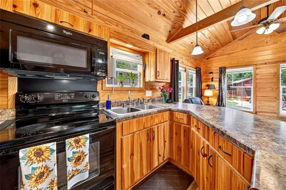19 Wapiti Lane Cleveland, GA 30528