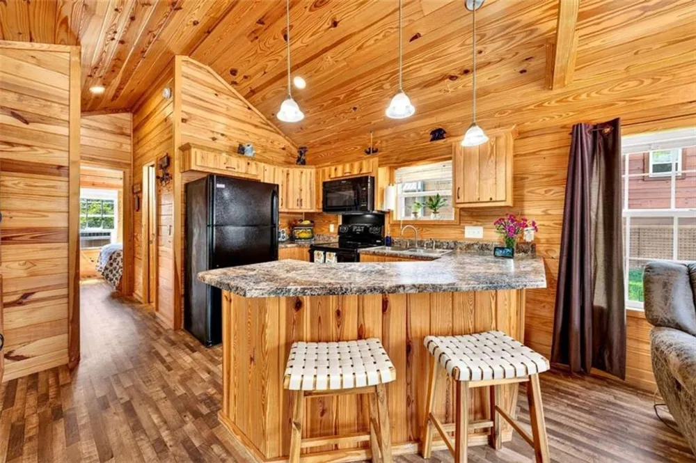 19 Wapiti Lane Cleveland, GA 30528