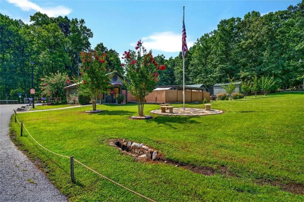 19 Wapiti Lane Cleveland, GA 30528