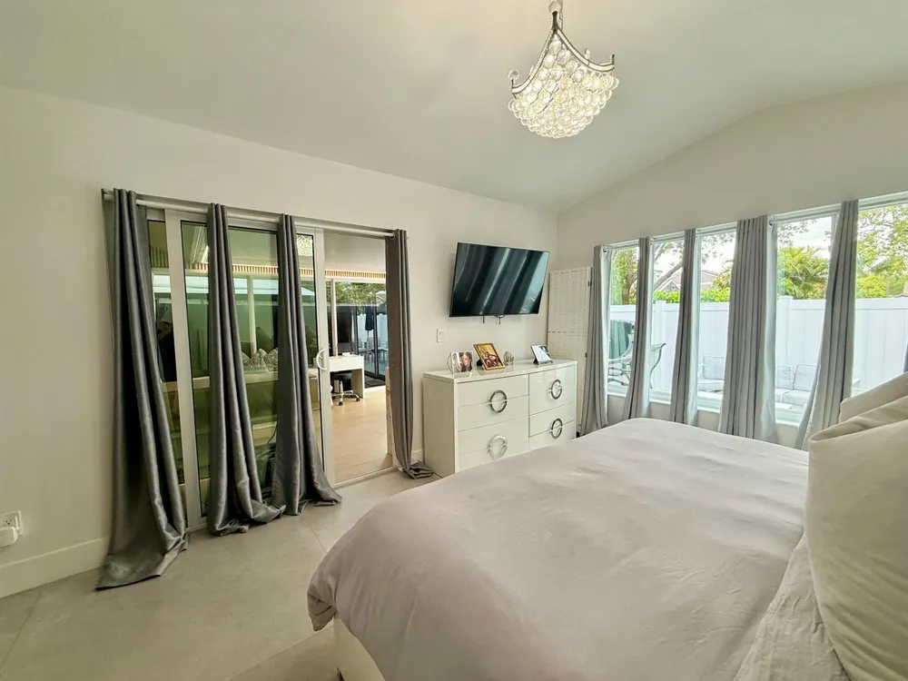 4929 W Lakes Drive Deerfield Beach, FL 33442