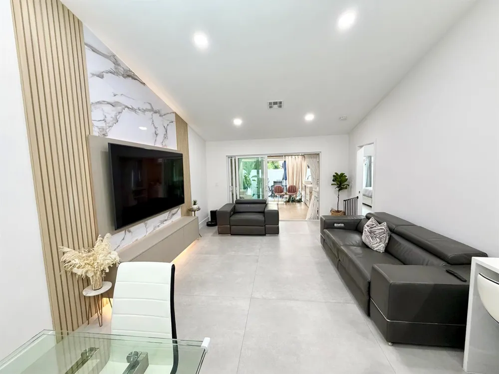 4929 W Lakes Drive Deerfield Beach, FL 33442