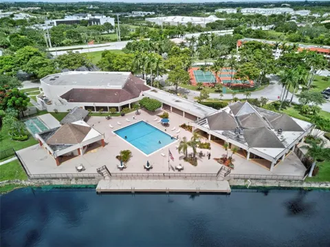 2951 E SUNRISE LAKES #312