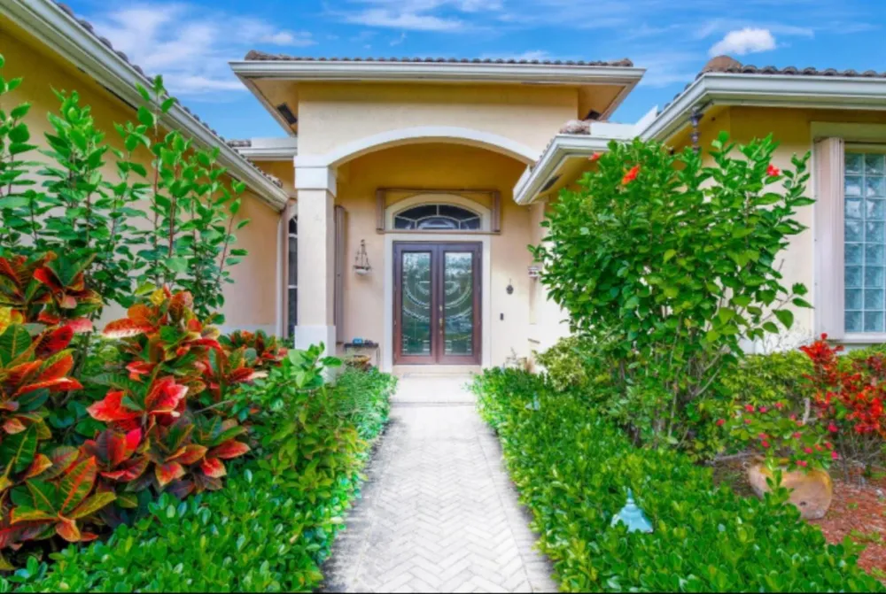4070 Sanderling Lane Weston, FL 33331