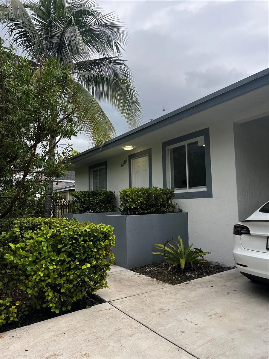 6301 NW 1st Pl Miami, FL 33150