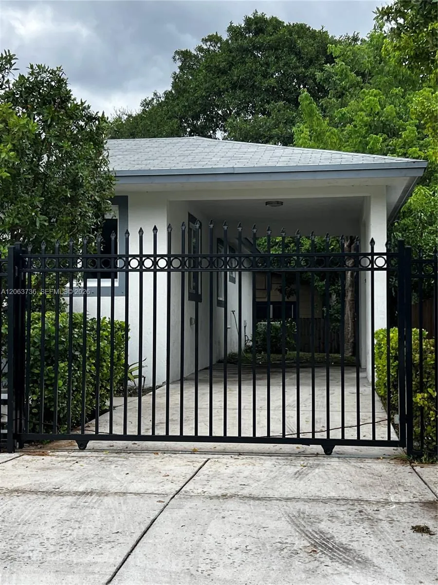 6301 NW 1st Pl Miami, FL 33150