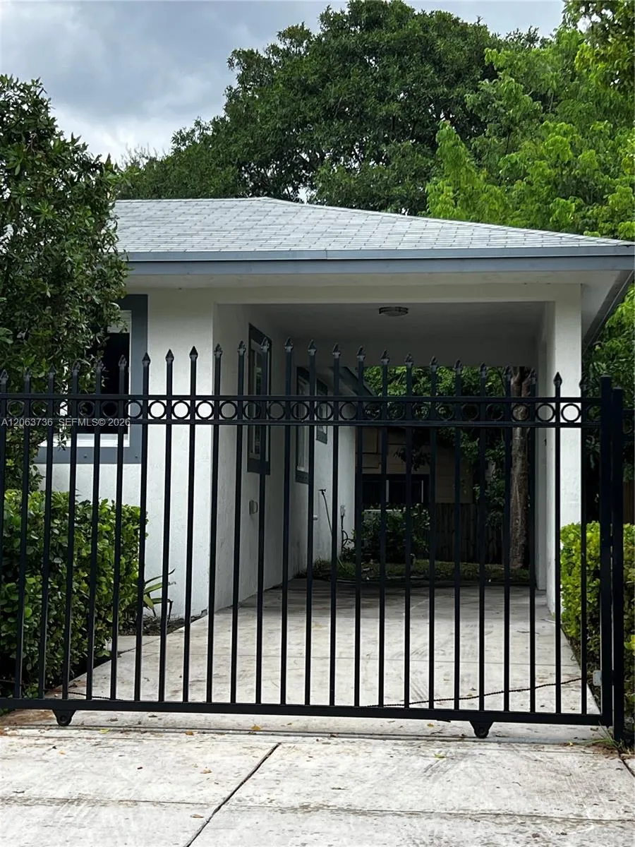 6301 NW 1st Pl Miami, FL 33150