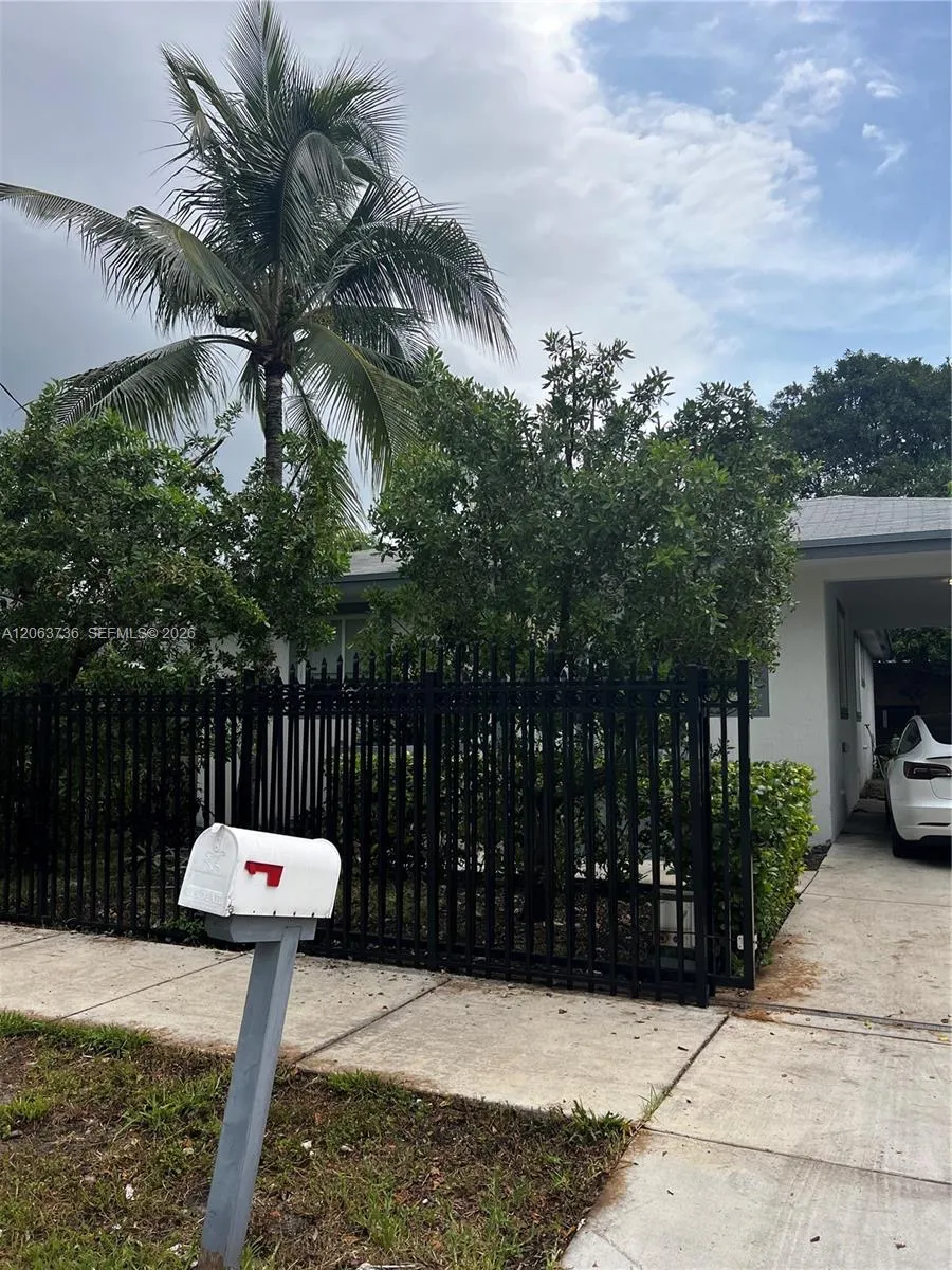 6301 NW 1st Pl Miami, FL 33150