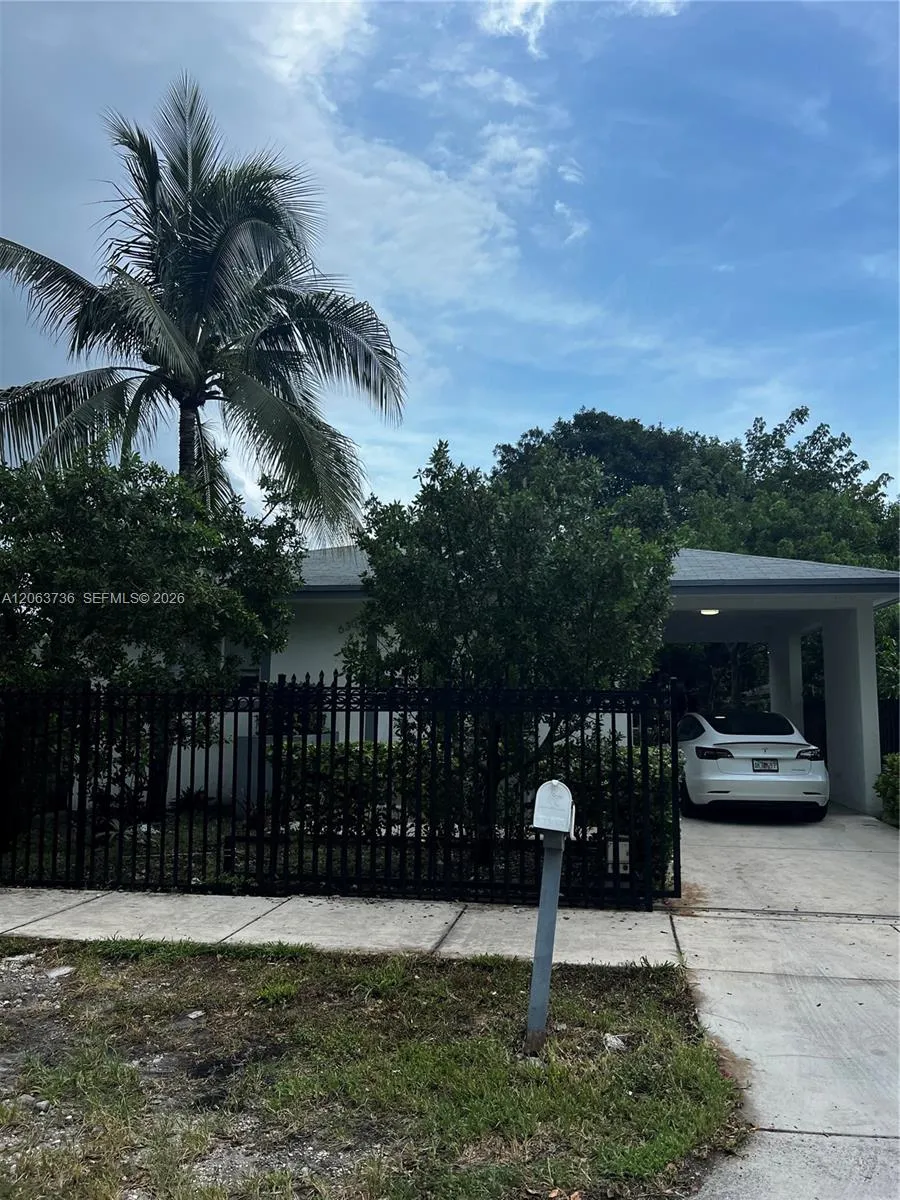 6301 NW 1st Pl Miami, FL 33150
