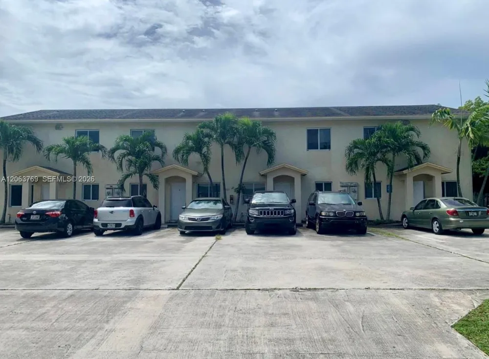 925 SW 8th St #A Hallandale Beach, FL 33009