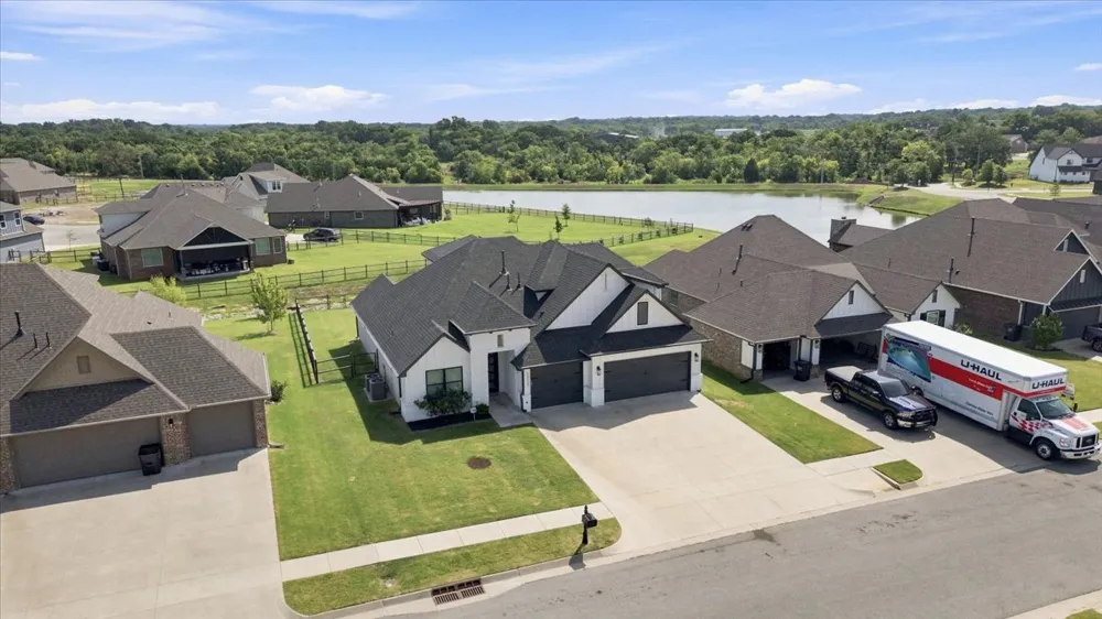 19025 E Ridgeline Road Catoosa, OK 74015