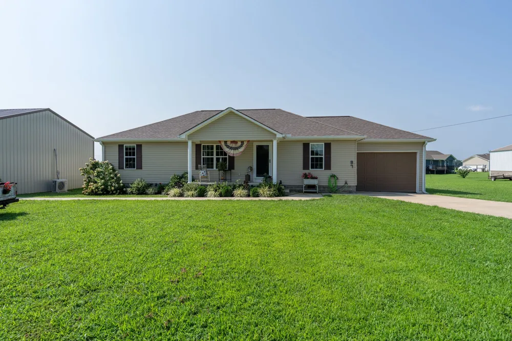 97 Brace Loop Summertown, TN 38483