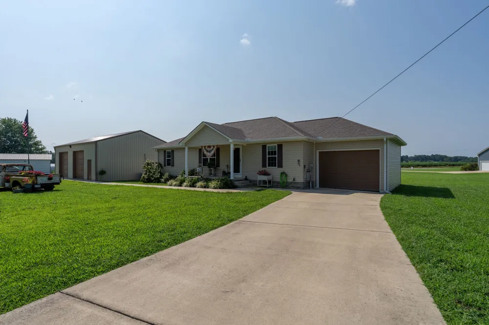 97 Brace Loop Summertown, TN 38483